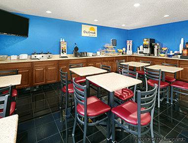 Hotel Days & By Wyndham Bay Wi 2*